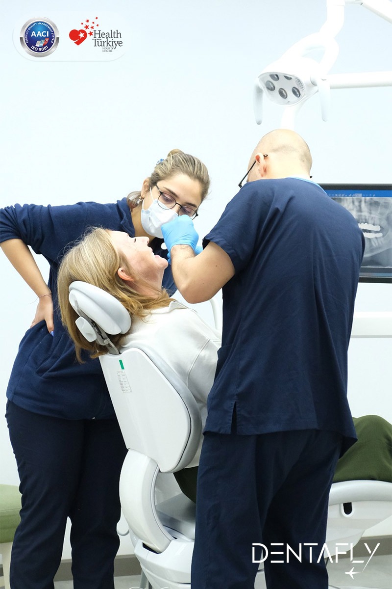 Dr. Burak Gökdeniz team treatment with 3D X-ray imaging at Dentafly Antalya